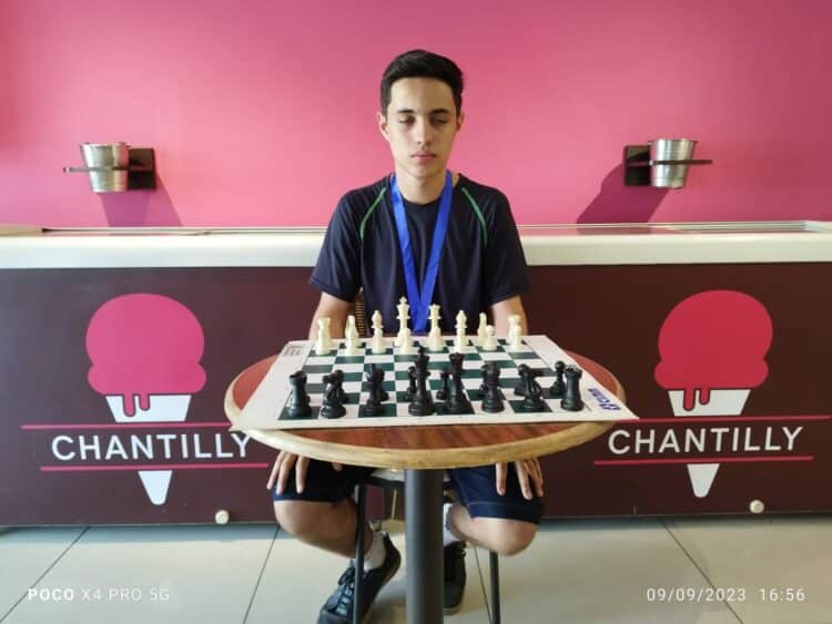 André Felipe é campeão da 16ª Copa Chantilly de Xadrez