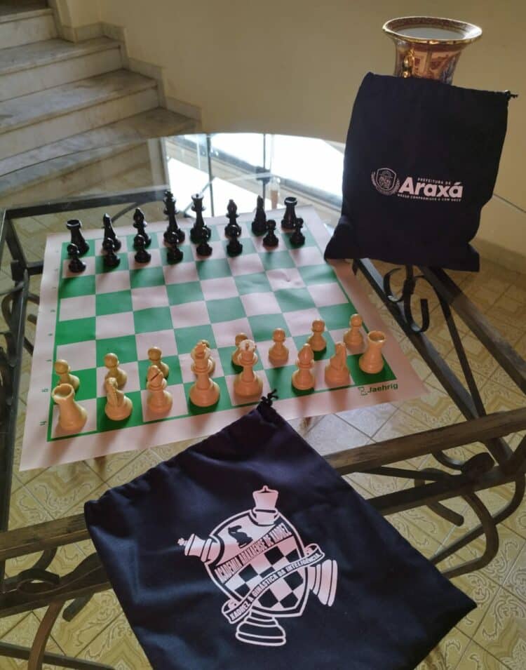 Sorteios de peças de xadrez e tabuleiros como incentivo
