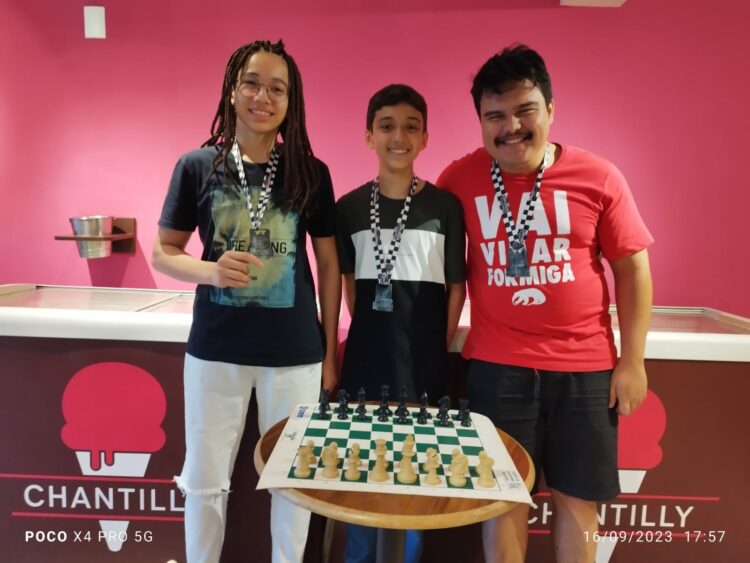 Edgard é campeão da 7ª Copa Araxá de Xadrez