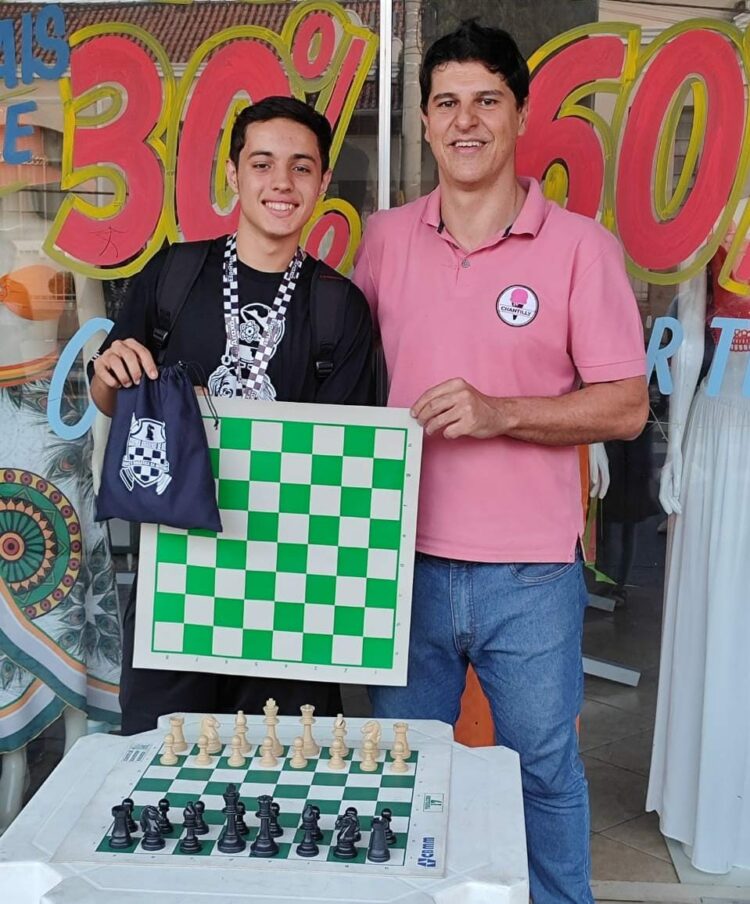 Edgard é campeão da 7ª Copa Araxá de Xadrez