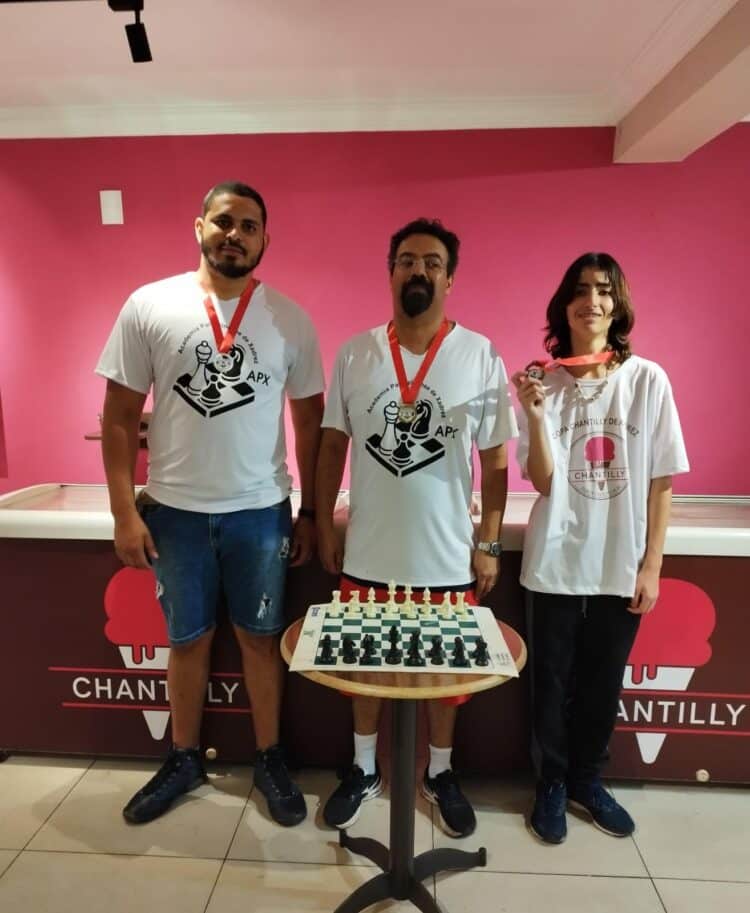 Henry da cidade de Patrocínio é campeão da Etapa Araxá do Circuito Minas Gerais de Xadrez Rápido 2023