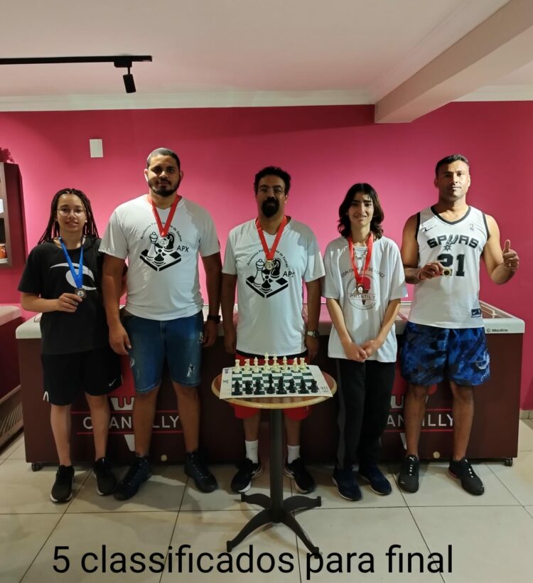 Henry da cidade de Patrocínio é campeão da Etapa Araxá do Circuito Minas Gerais de Xadrez Rápido 2023