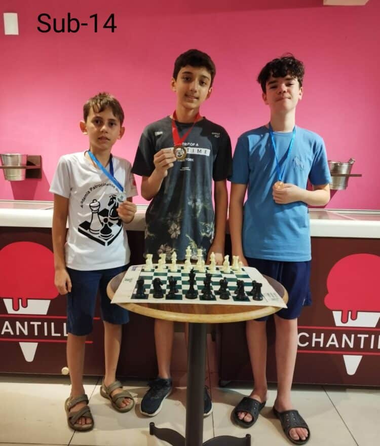 Henry da cidade de Patrocínio é campeão da Etapa Araxá do Circuito Minas Gerais de Xadrez Rápido 2023