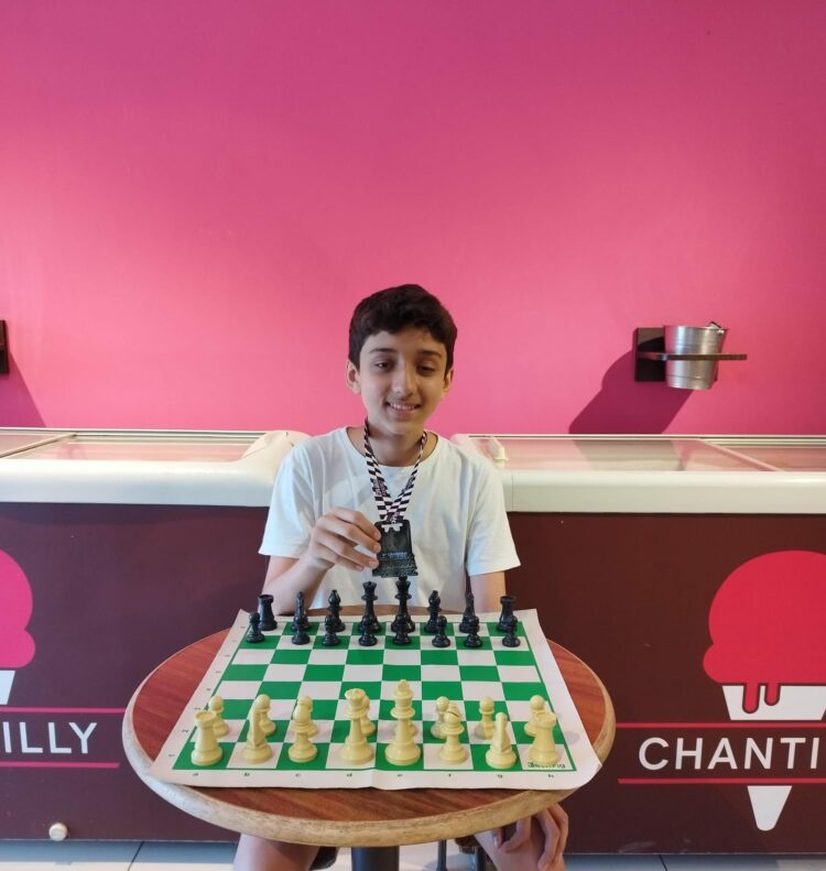 Edgard é campeão da 8ª Copa Araxá de Xadrez