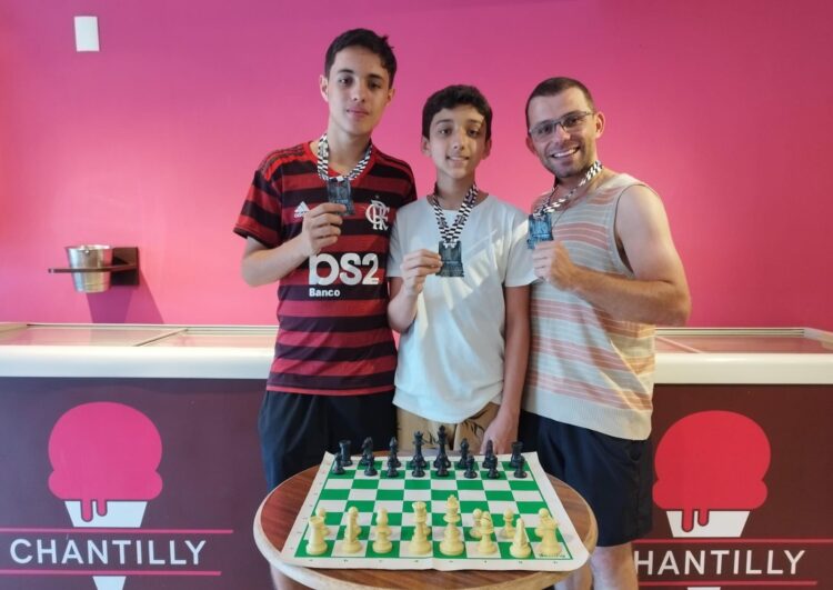 Edgard é campeão da 8ª Copa Araxá de Xadrez