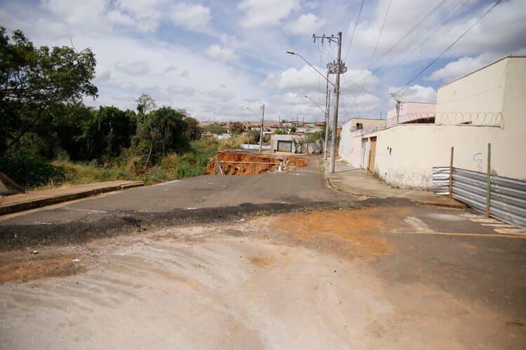 Prefeitura de Araxá realiza em 28 de setembro a licitação para recuperação de área afetada pela erosão no Pão de Açúcar 3