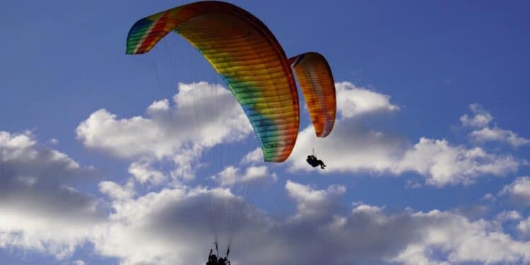 Campeonato Brasileiro de Parapente e Pré-Mundial movimentam a economia e o turismo em Araxá