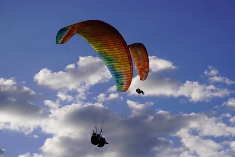 Campeonato Brasileiro de Parapente e Pré-Mundial movimentam a economia e o turismo em Araxá