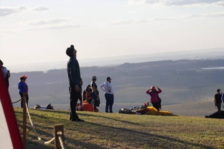 Campeonato Brasileiro de Parapente e Pré-Mundial movimentam a economia e o turismo em Araxá