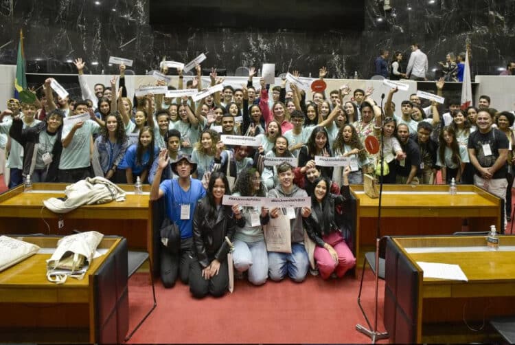 Estudante do CSD representa região e aprova proposta na Plenária Estadual do Parlamento Jovem de Minas