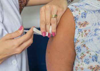 Confira o cronograma de vacinação contra a Covid-19 para esta segunda-feira (18)