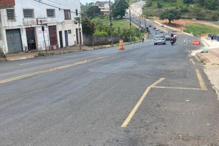 Trecho da avenida Senador Montandon fica parcialmente interditado a partir desta terça