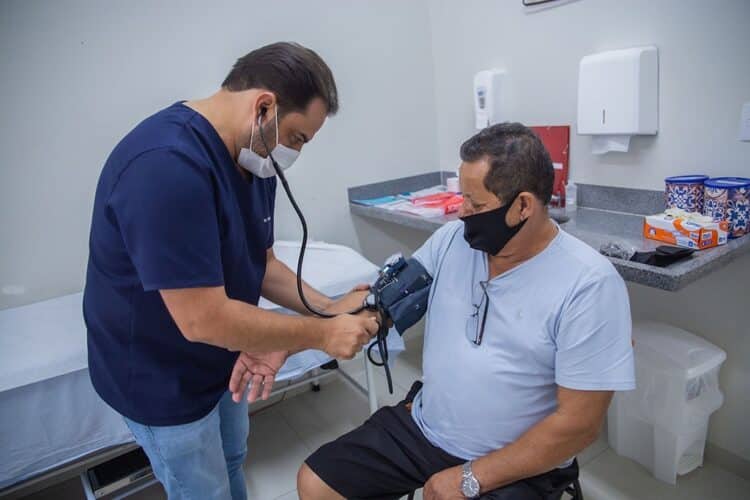 Prefeitura de Araxá oferta Práticas Integrativas e Complementares em Saúde na Unicentro, Unisa e Uninordeste