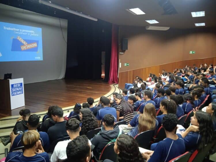 Alunos de Araxá desenvolvem projetos para primeiro caminhão híbrido elétrico do mundo