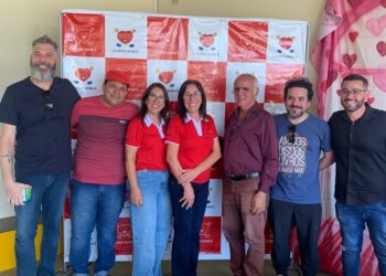 FLICAÉ – Feira Literária do Colégio Amar é …