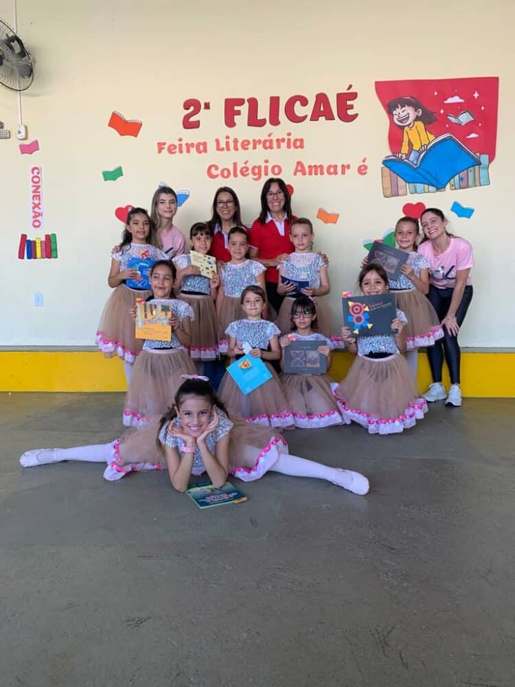 FLICAÉ – Feira Literária do Colégio Amar é …