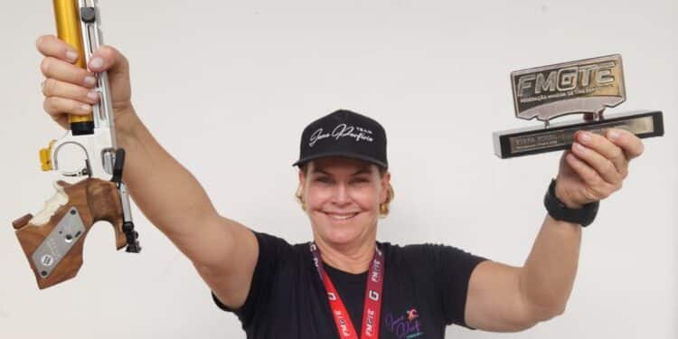 Jane Porfírio é Campeã Mineira no Tiro Esportivo