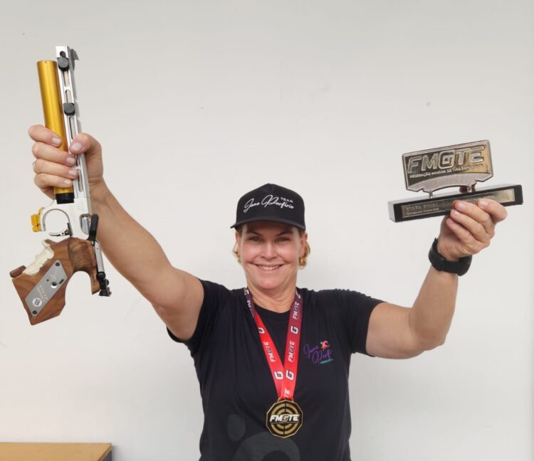 Jane Porfírio é Campeã Mineira no Tiro Esportivo
