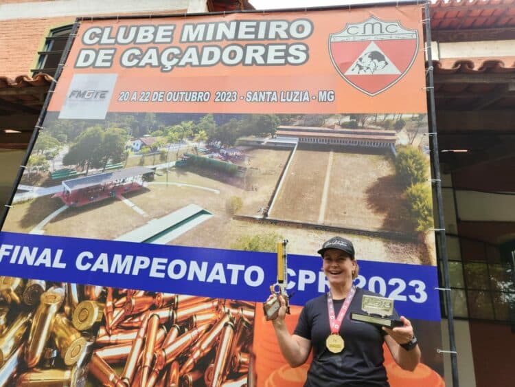 Jane Porfírio é Campeã Mineira no Tiro Esportivo