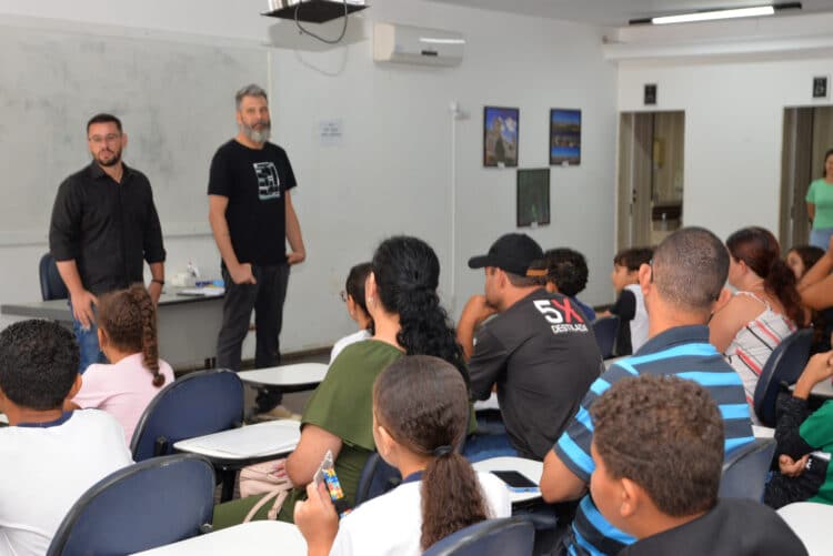 FestNatal vai lançar livro escrito e ilustrado por crianças de Araxá