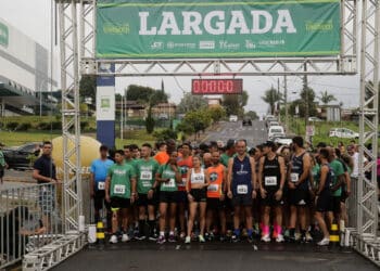 Corrida Unimed leva mais de 400 atletas profissionais e amadores às ruas de Araxá