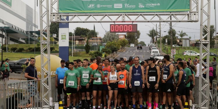 Corrida Unimed leva mais de 400 atletas profissionais e amadores às ruas de Araxá