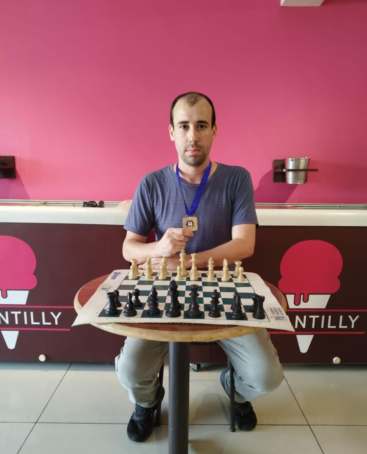 José Luiz de Morais é campeão da 19ª Copa Chantilly de Xadrez