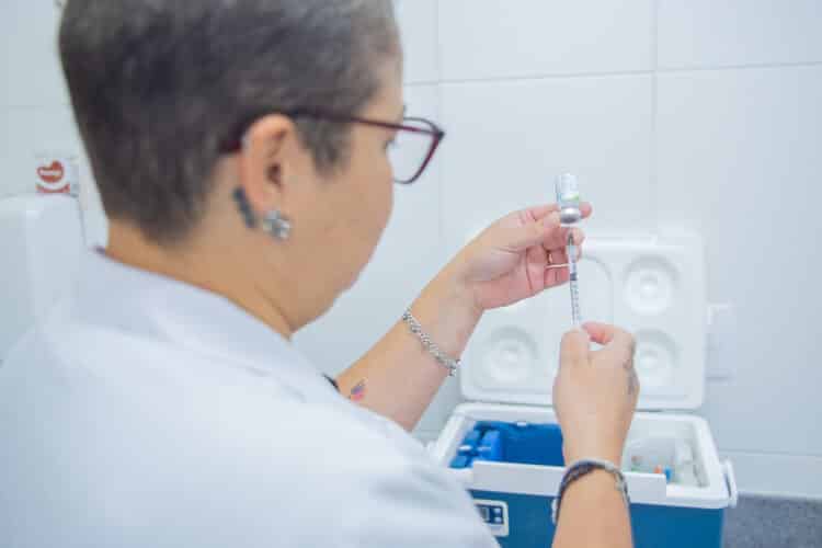 Confira o cronograma de vacinação contra a Covid-19 para a próxima segunda-feira (27)