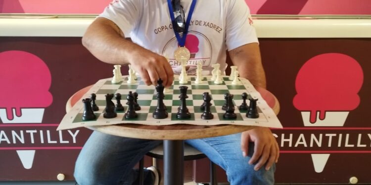 Erasmo conquista a 18ª Chantilly de Xadrez