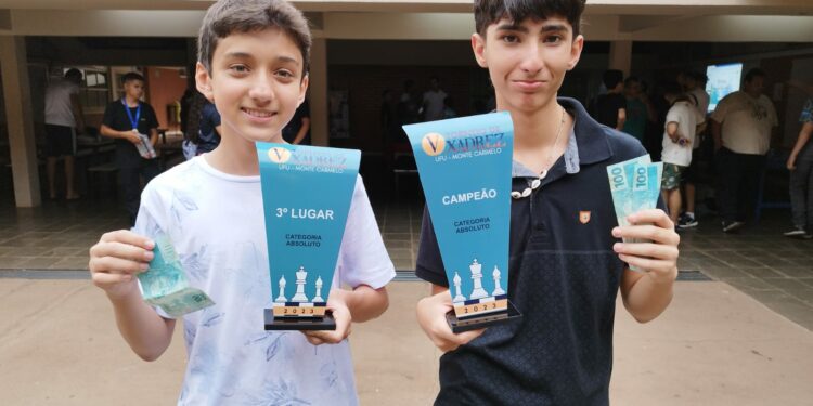 Xadrez araxaense é campeão e 3º lugar em Monte Carmelo