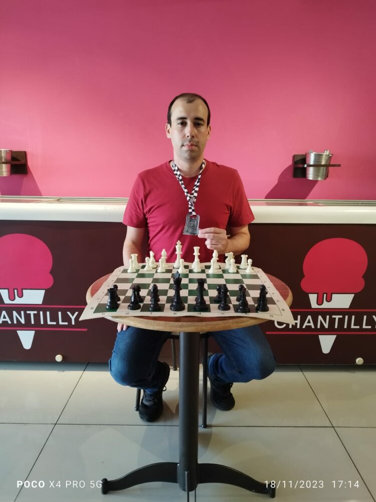 José Luiz de Morais é campeão da 10ª Copa Araxá de Xadrez