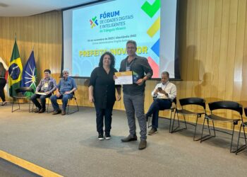 Araxá é destaque no Fórum de Cidades Digitais e Inteligentes pela implantação do Colab Cidadão