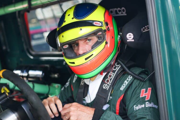 Primeiro caminhão de competição híbrido do mundo com tecnologia de Nióbio é o campeão da temporada 2023 da Copa Truck