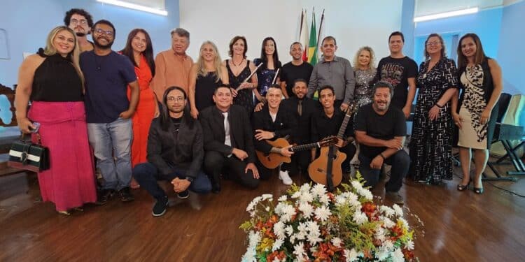 Escola Municipal de Música realiza a formatura dos alunos do Curso Técnico em Instrumento Musical