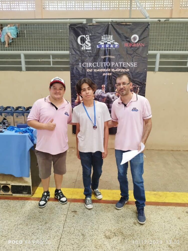Xadrez Araxaense conquista 2 medalhas em Patos