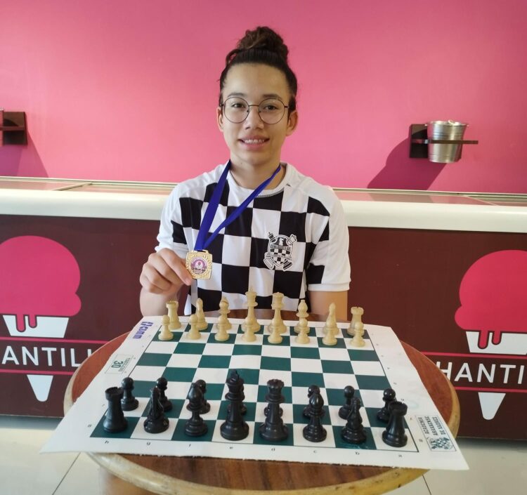 Theo é campeão da 20ª Copa Chantilly de Xadrez