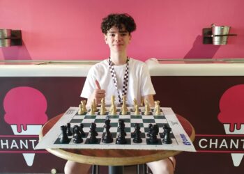 Augusto Henrique Silva é campeão da 11ª Copa Araxá de Xadrez