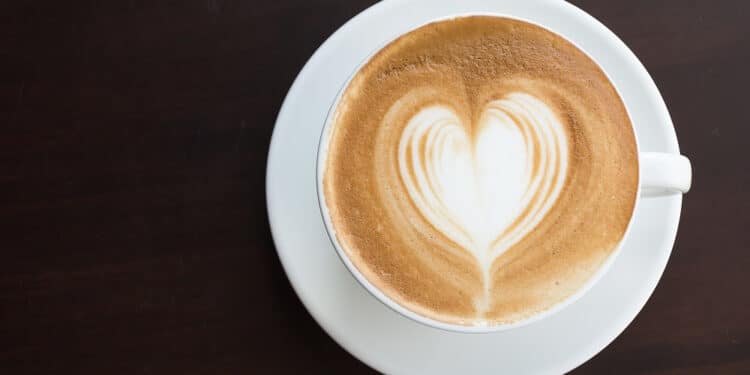 Café faz mal ao coração? Cardiologista da Unimed Araxá responde à pergunta