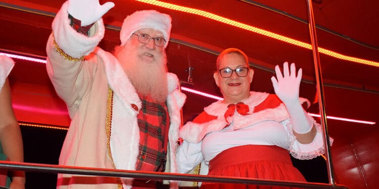 De ‘Carreta da Alegria’, Papai Noel chega nesta sexta (8) a Araxá