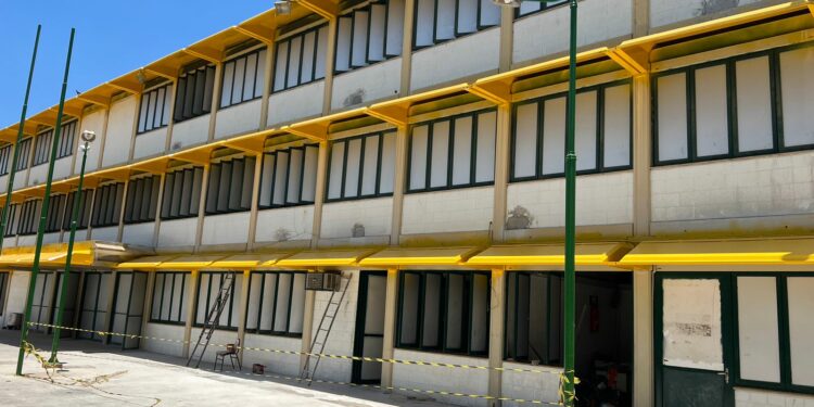 Prefeitura de Araxá realiza reforma geral na Escola Professora Leonilda Montandon (Caic)