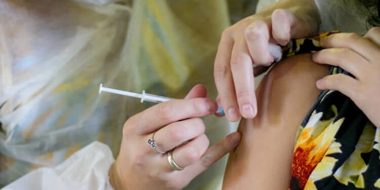 Confira o cronograma semanal de vacinação em Araxá; 30/01 a 02/02