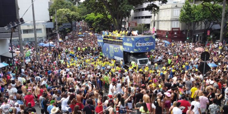Expresso Bloco Show promove desfile inclusivo com o tema “Heróis”