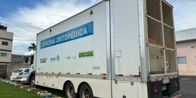 Pacientes recebem equipamentos sob medida por meio da Oficina Ortopédica Itinerante, em parceria com Apae e Prefeitura de Araxá