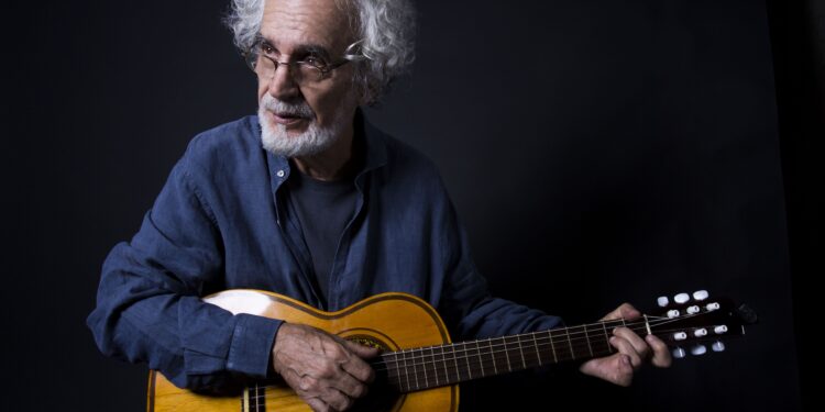 Cantor Renato Teixeira integra a programação musical da 4º Fenadoces