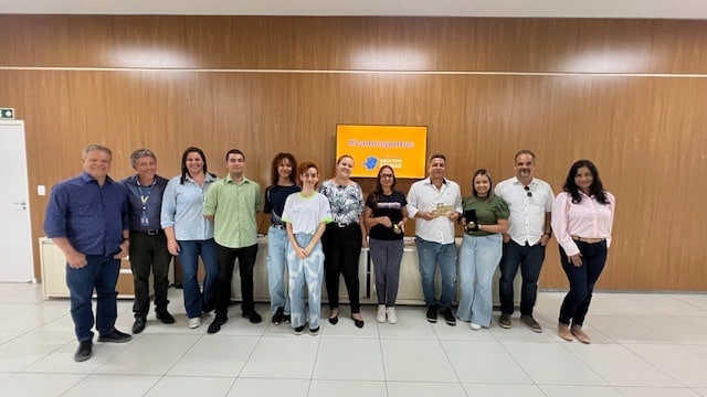 Alunos do Núcleo de Empreendedorismo Juvenil relatam experiências durante encontro na Prefeitura de Araxá