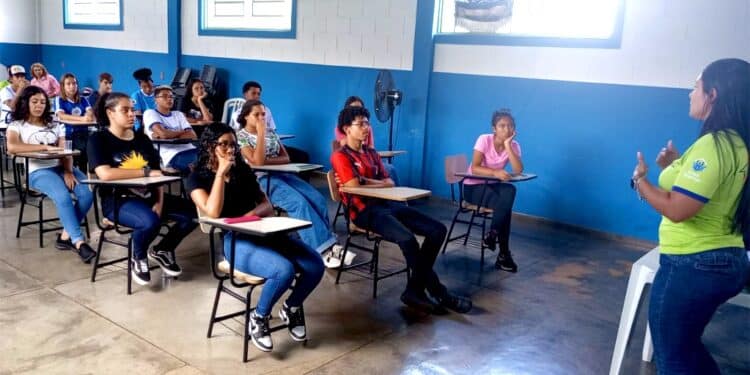 Parceria oferece curso para o acesso de jovens ao mercado de trabalho