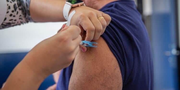 Confira o cronograma semanal de vacinação em Araxá; 11/03 a 15/03