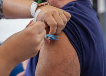 Confira o cronograma semanal de vacinação em Araxá; 04/03 a 08/03