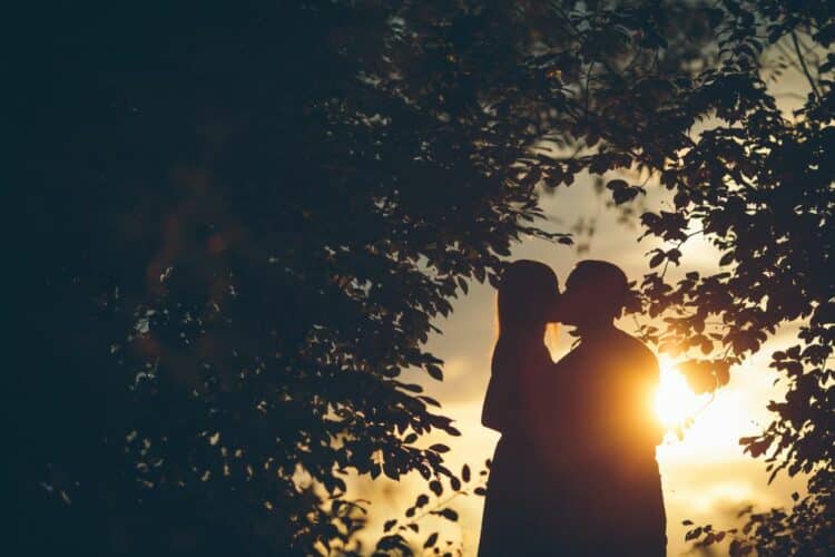 Dia do Beijo – Especialista recomenda: beijar traz inúmeros benefícios para a saúde