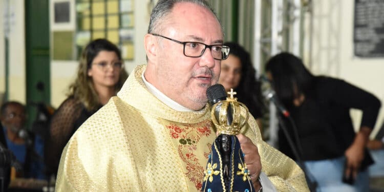 Tudo pronto: Araxá Rodeio Show começa nesta terça (16) com missa sertaneja